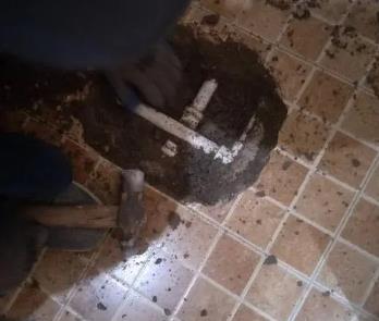 左贡卫生间漏水维修公司为您分享下卫生间渗水如何处理及注意事项